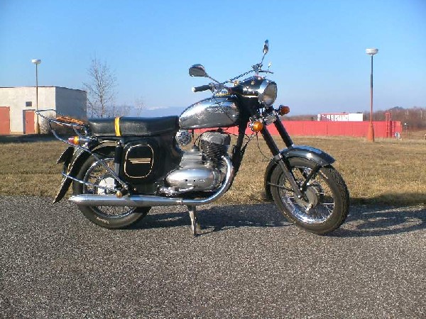 Jawa  250 - 559 (67)