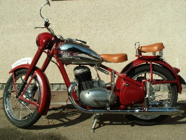 Jawa 250 - Pérák (1948)