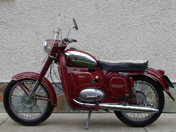 Jawa - 590 SPORT