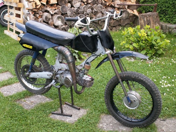 jawa - 21 cross