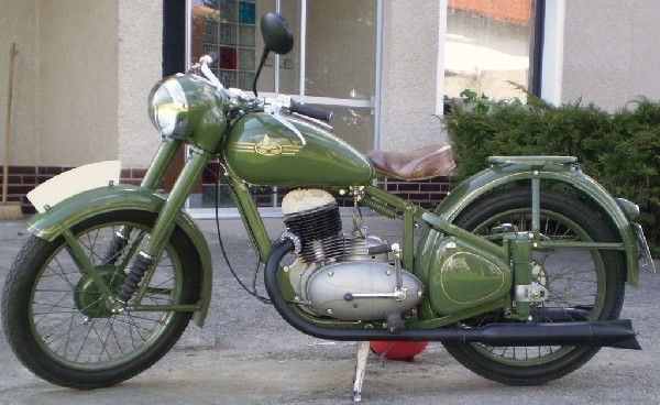 JAWA pérák - 11 (1947)