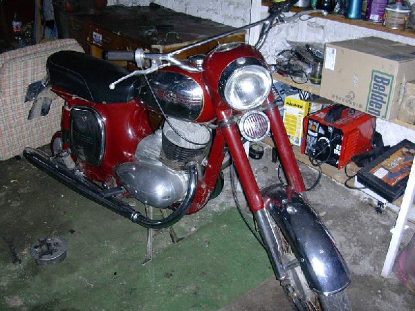 JAWA 250 - 590 (0000)