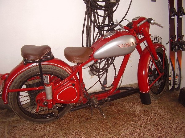 Jawa 250 - 11 (Pérá)