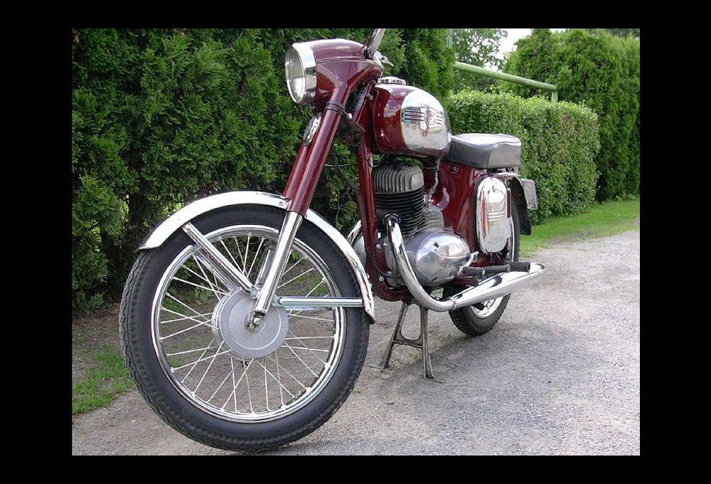 JAWA 250 - 590