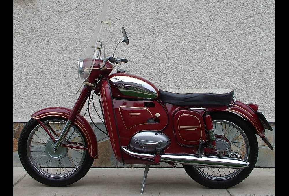 Jawa - 590 SPORT