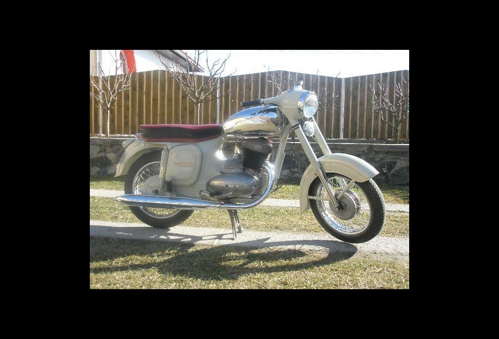 JAWA 250 - 559 panelka