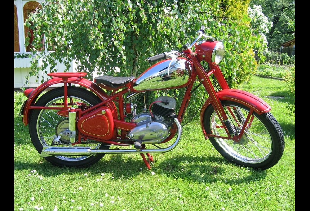 ČZ - 150 C