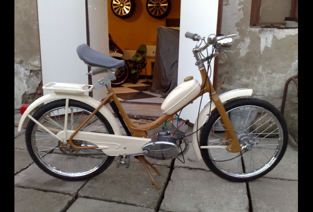 JAWA-Stadion - S11