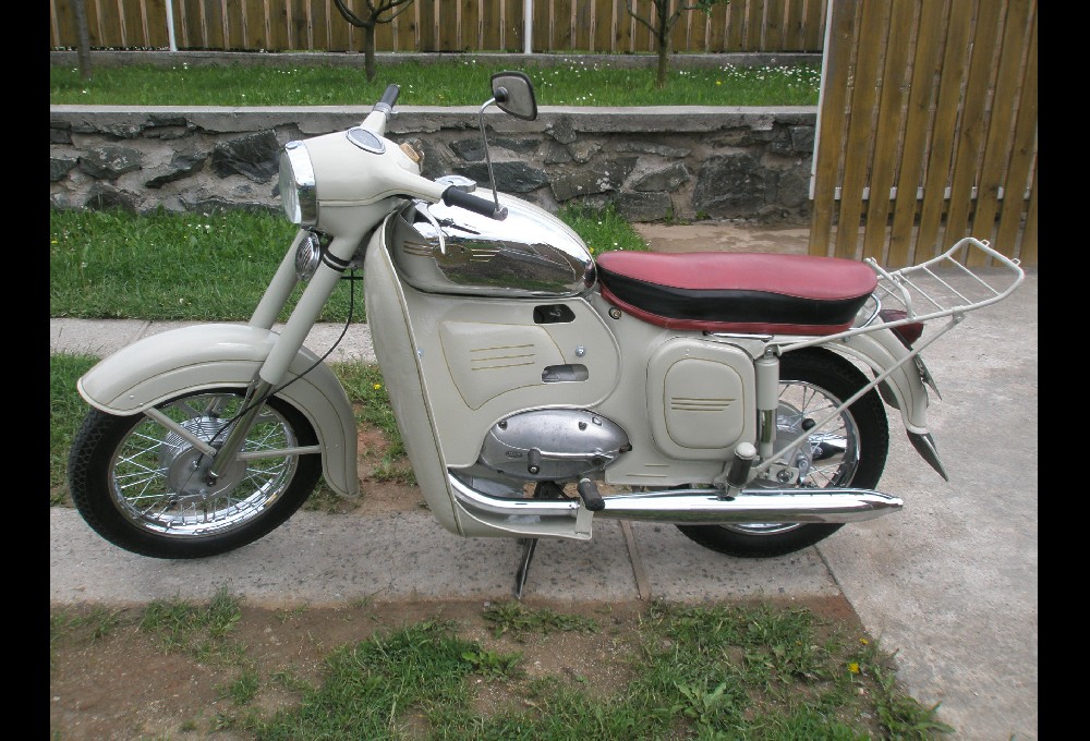 JAWA 250 - 559 panelka