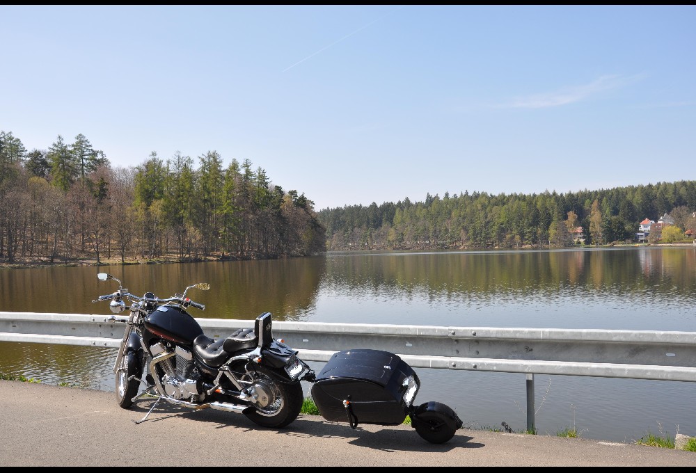 Suzuki - Intruder