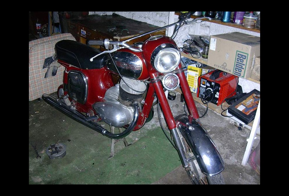 JAWA 250 - 590