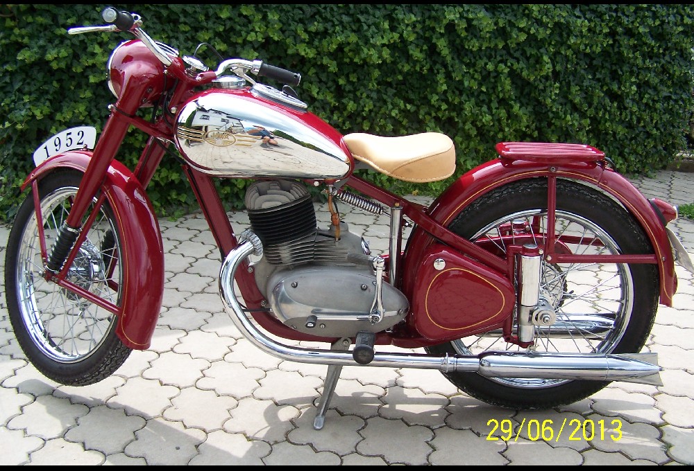 Jawa - pérák 250/11